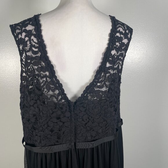David's Bridal Black Round Neck Lace Bodice Mesh Skirt Sleeveless Dress Size 20 - Picture 9 of 15